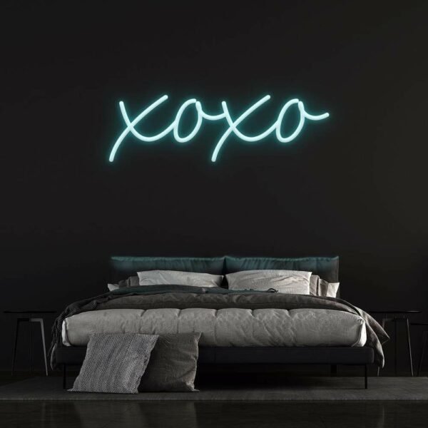 xoxo neon sign